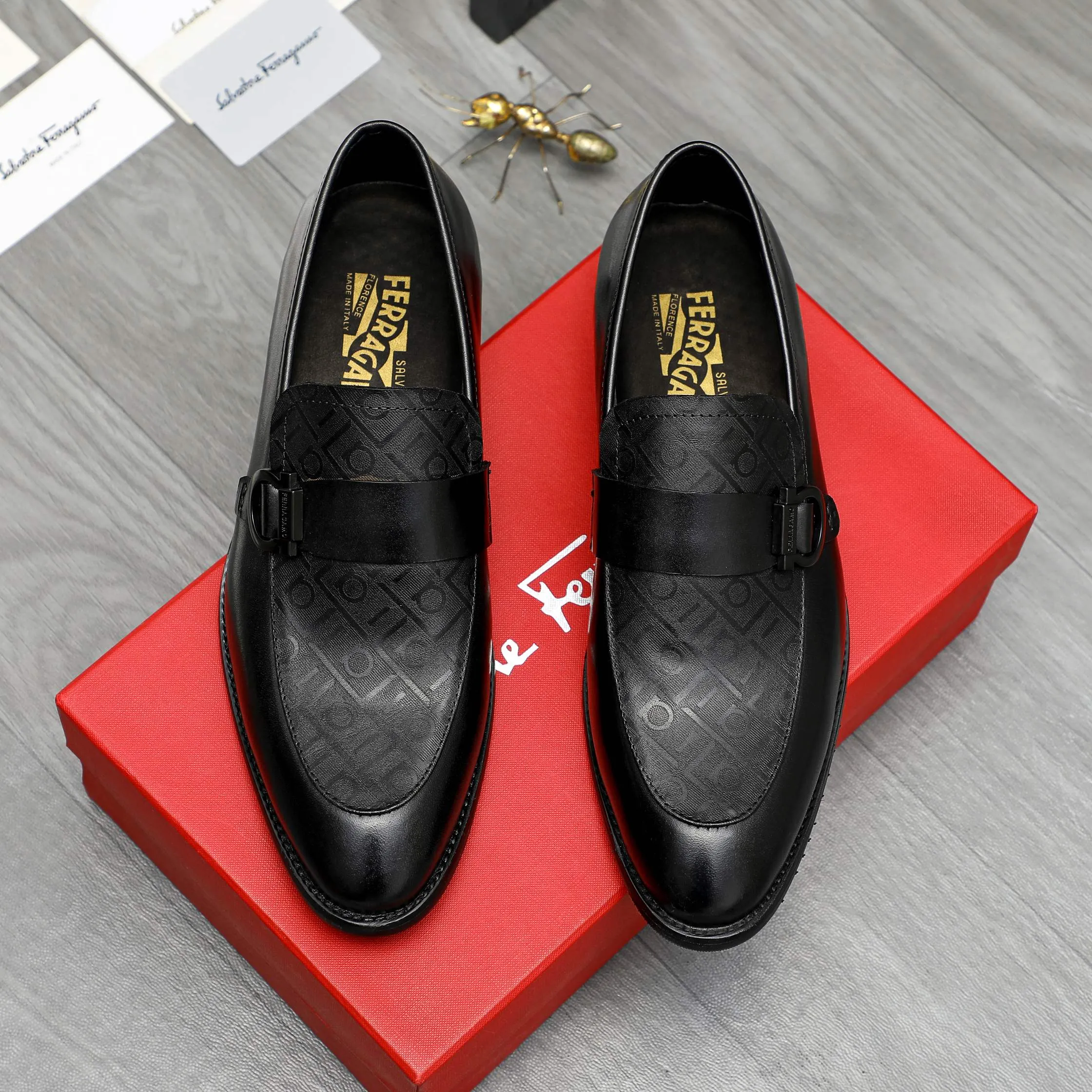 Men's men's shoes💰460 Product trademark: Ferragamo "Ferragamo" business slip-on leather shoes Regular size: 39-44 Product materials: Selected high-quality cowhide upper, cowhide lining, original outsole
